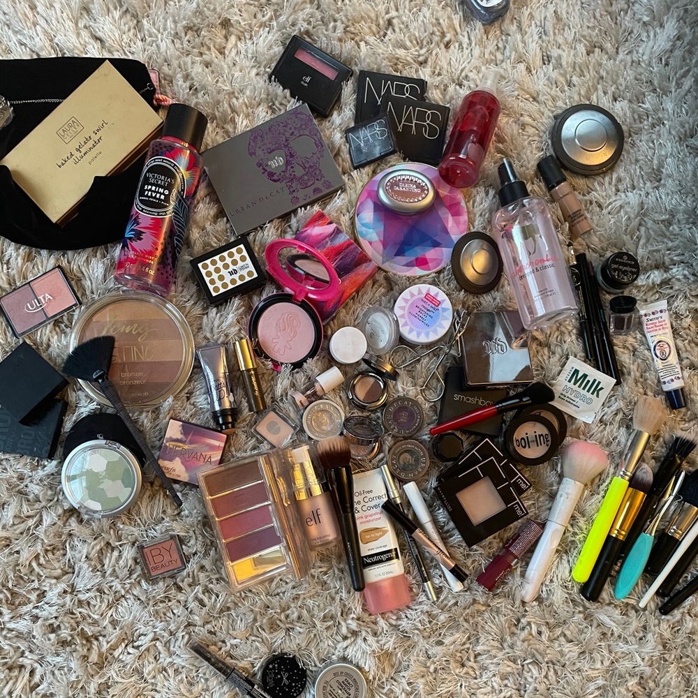 MAKEUP BUNDLE!!! Urban Decay, smash box, & Benefit
